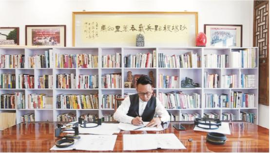超人廚為羅子健:在企業(yè)與文學“飛地”中瀟灑散步