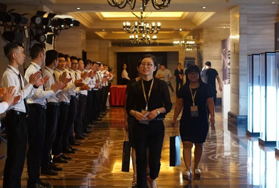 榮事達廚衛電器：榮曜，獻給時代的榮者！